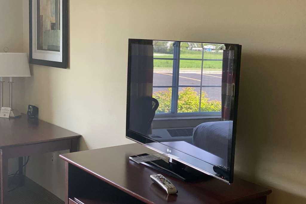 Americinn By Wyndham Oshkosh Room photo