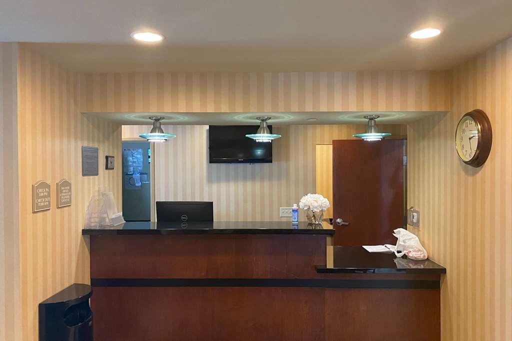 Americinn By Wyndham Oshkosh Exterior photo